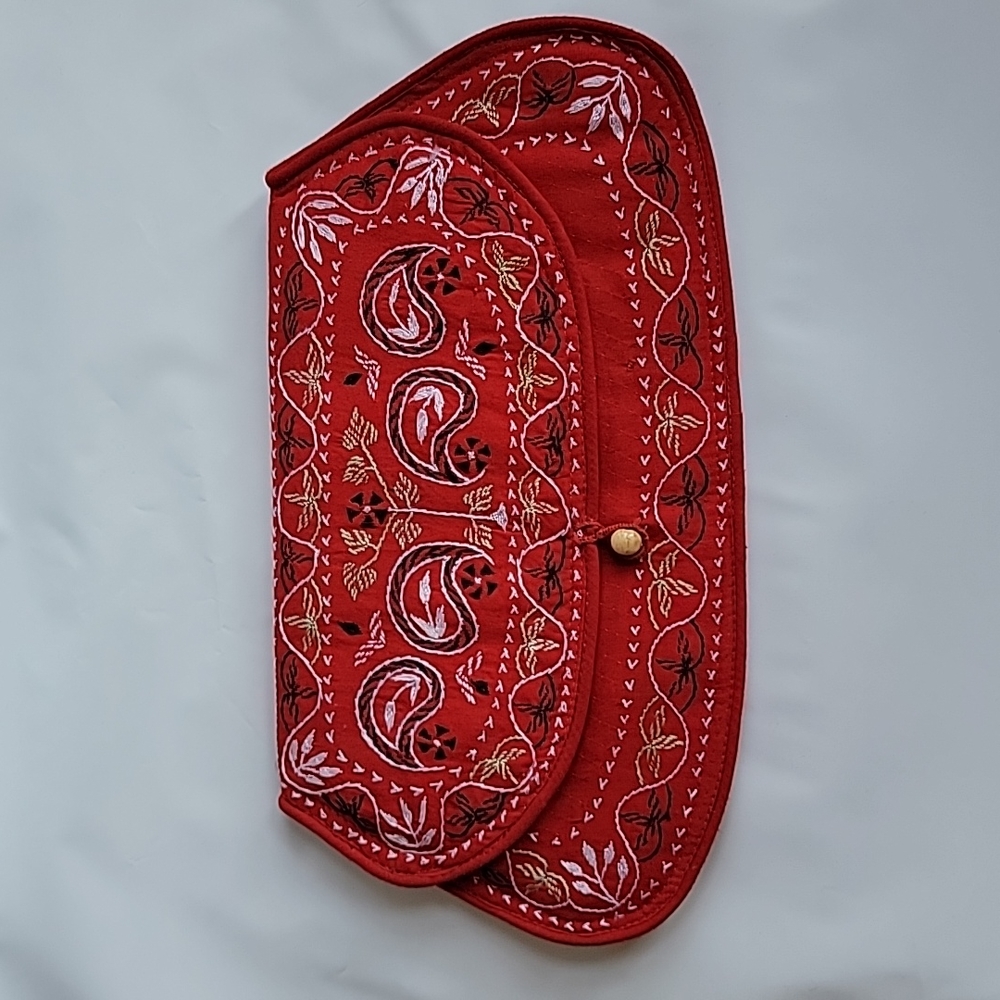 Hand embroidery sustainable clutch